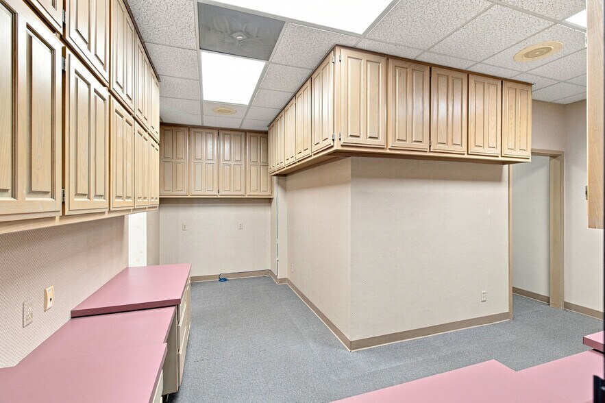 More Photos Of 901 Medical Centre Dr, Arlington Healthcare For Sale