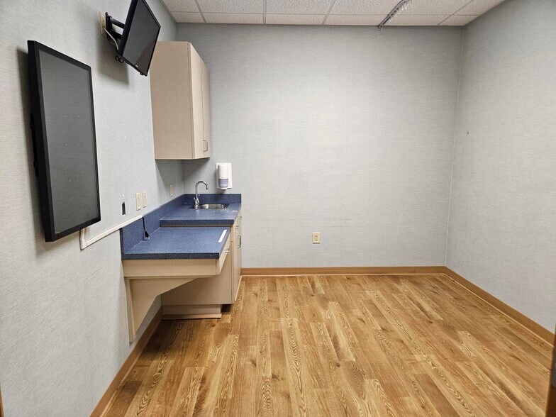 More Photos Of 2459 Emerald Pl, Greenville Medical For Sale