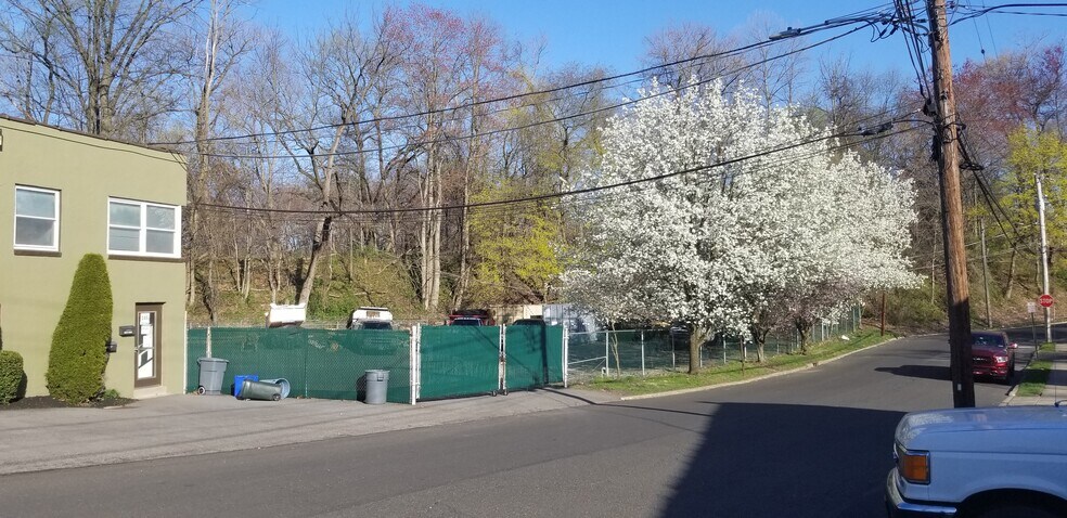 More Photos Of 145 Rockledge Ave, Jenkintown Warehouse For Lease