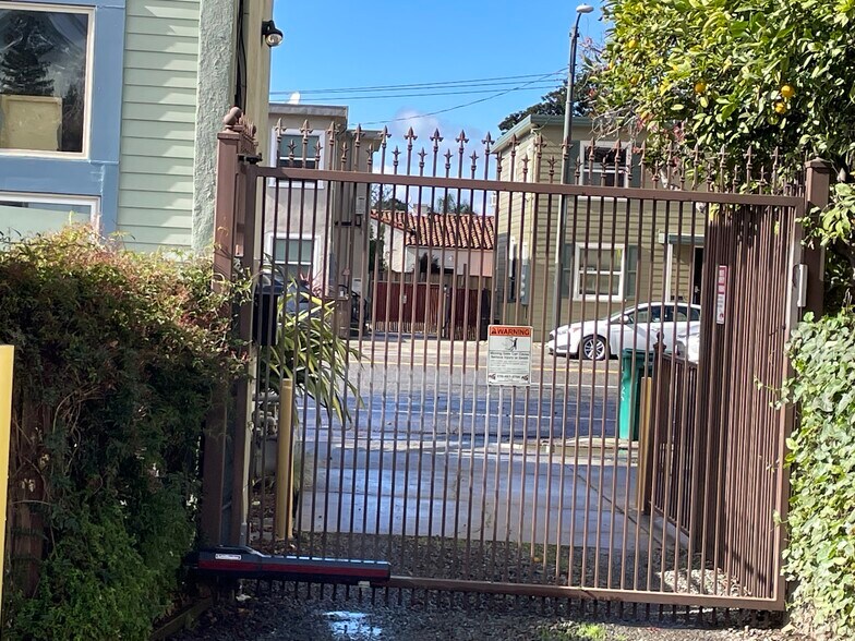 More Photos Of 5666 Telegraph Ave, Oakland Office For Lease