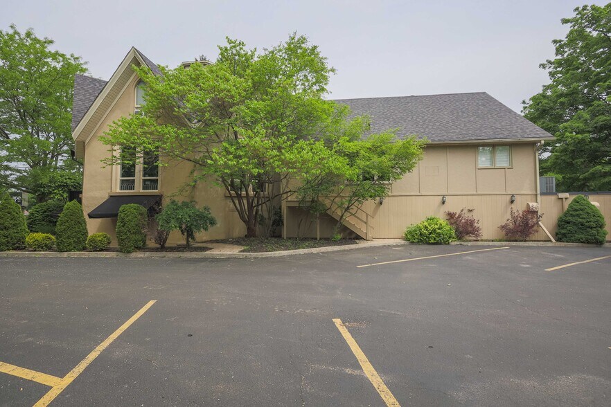 More Photos Of 646 Mount Pleasant Rd, Brant Freestanding For Sale