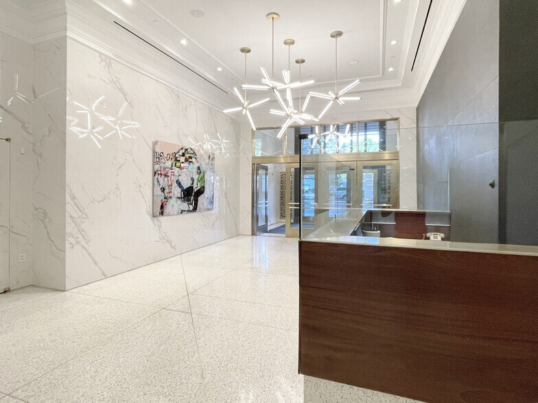 More Photos Of 200 Park Ave S, New York Office For Lease