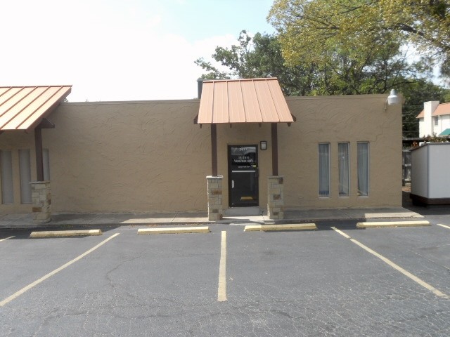 More Photos Of 3603-3617 W Pioneer Pky, Arlington Office For Lease