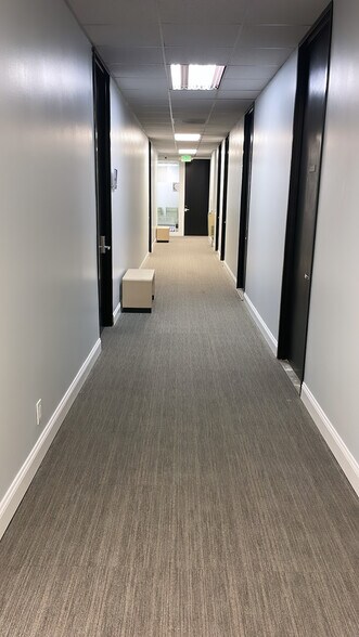 More Photos Of 8403 Westglen Dr, Houston Flex For Sale