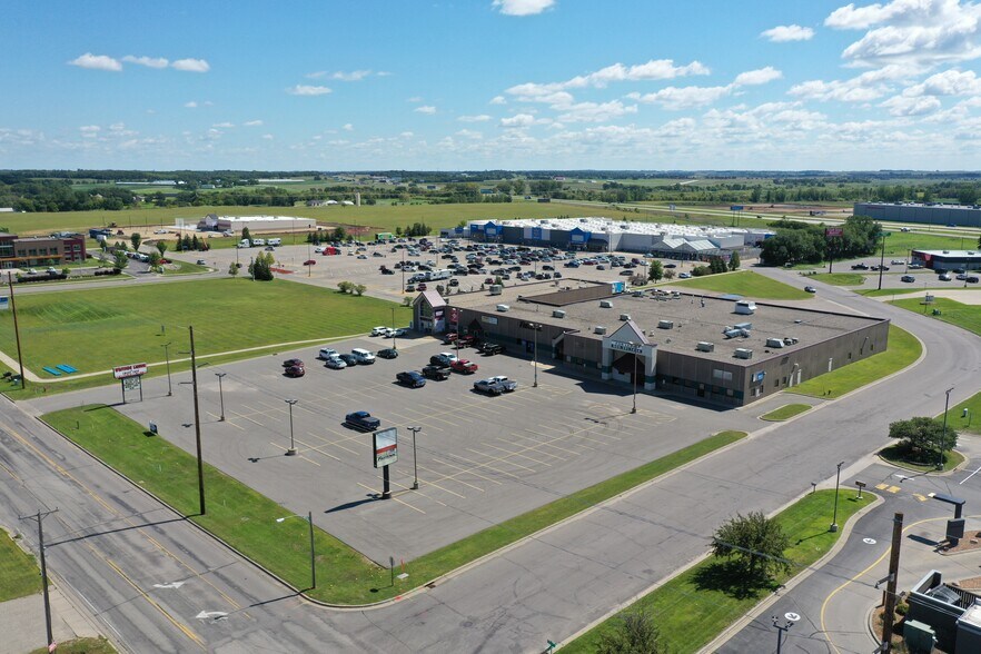 Primary Photo Of 1225 Timberlane Dr, Sauk Centre General Retail For Sale