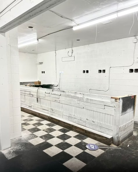 More Photos Of 1850 E Houston St, San Antonio Auto Repair For Lease