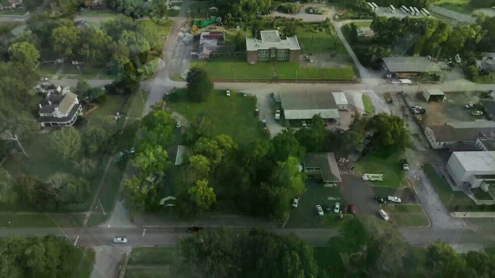 More Photos Of 308 E 6th St, Tuscumbia Land For Lease