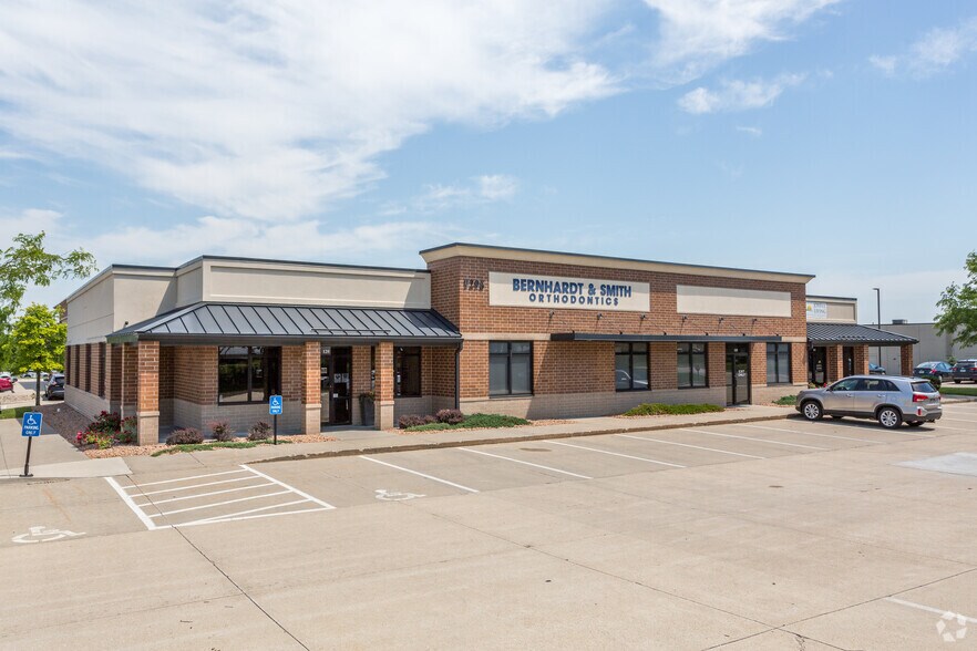 More Photos Of 94th St & University Ave, West Des Moines Unknown For Lease