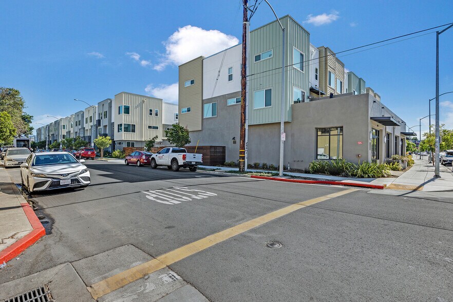 More Photos Of 986 W Grand Ave, Oakland Apartments For Lease