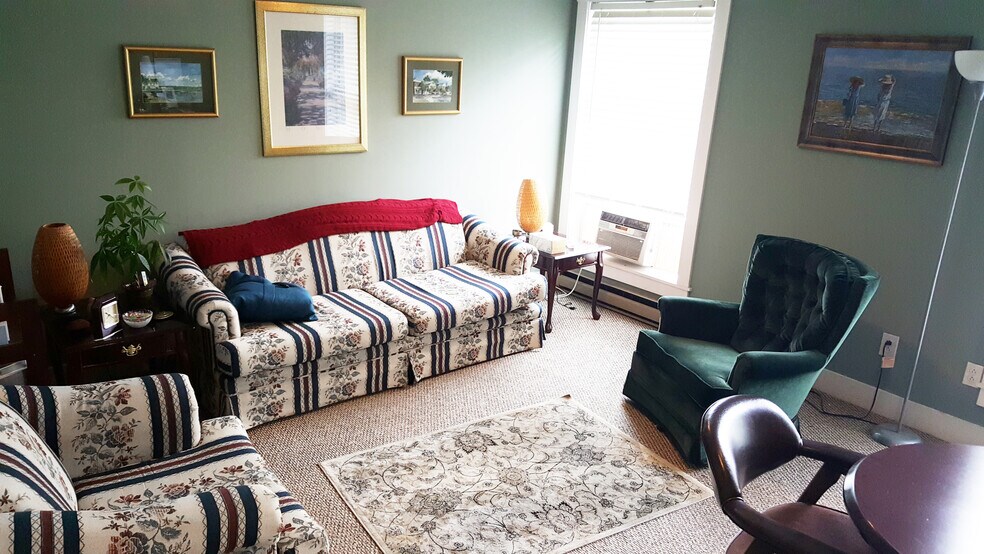 More Photos Of 191 Main St, Old Saybrook Loft Creative Space For Lease