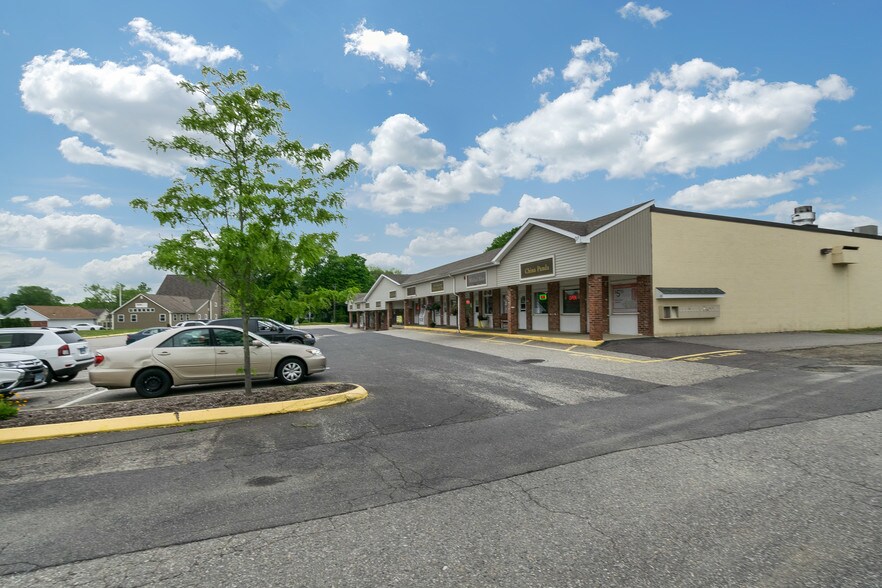 More Photos Of 41-61 Main St, Hebron Restaurant For Lease