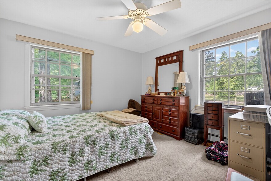 More Photos Of 2870 King William Ave, West Point Flex For Sale