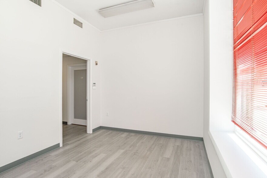 More Photos Of 4 Court St, Taunton Medical For Lease