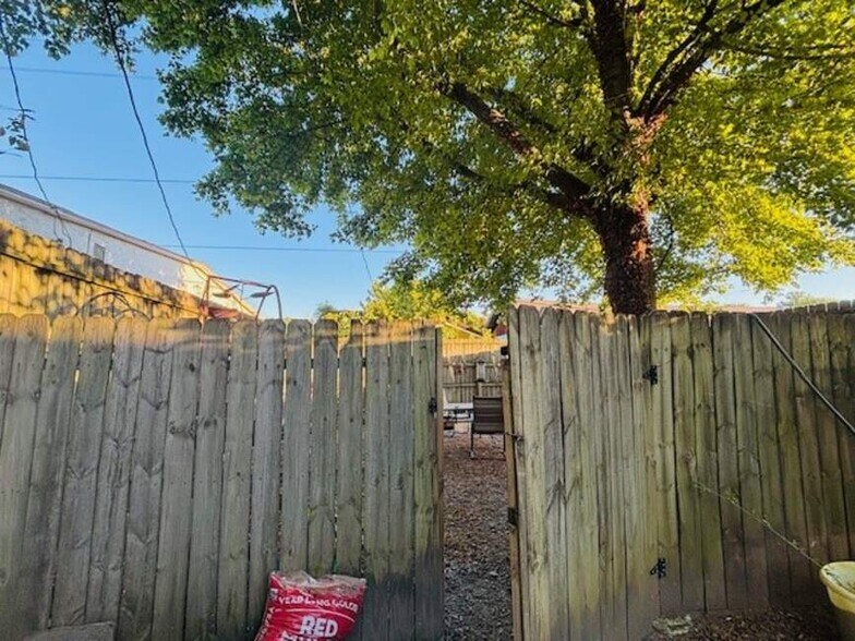 More Photos Of 240 Boykin Ct, Clinton Office For Sale