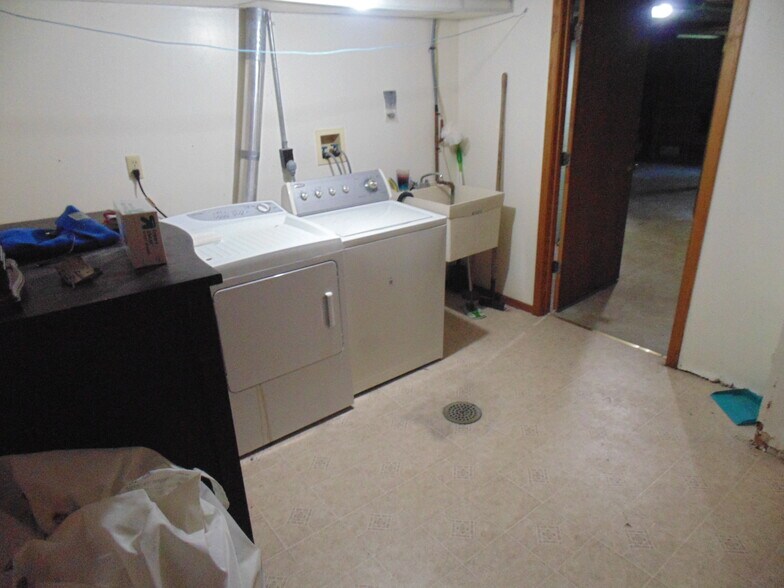 More Photos Of 544 21st St Ne, Rochester Rehabilitation Center For Sale