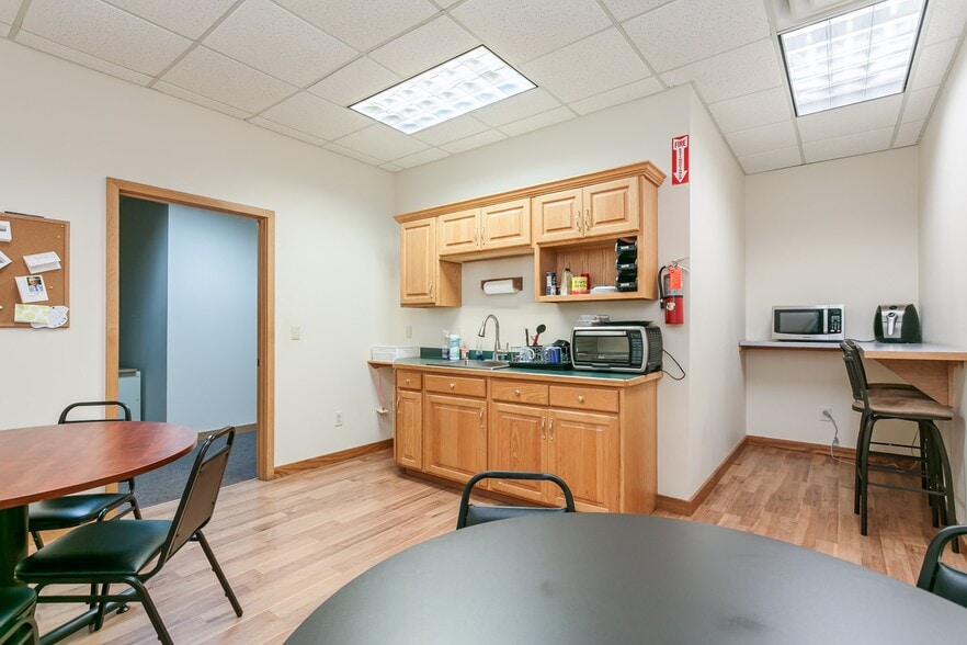 More Photos Of 300 Buell Rd, Rochester Loft Creative Space For Sale