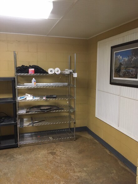 More Photos Of 852 Martin Luther King Jr Blvd, Macon-Bibb Warehouse For Lease