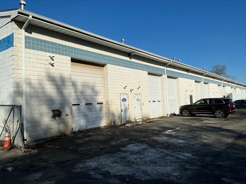 More Photos Of 1820 Route 9, Toms River Warehouse For Lease