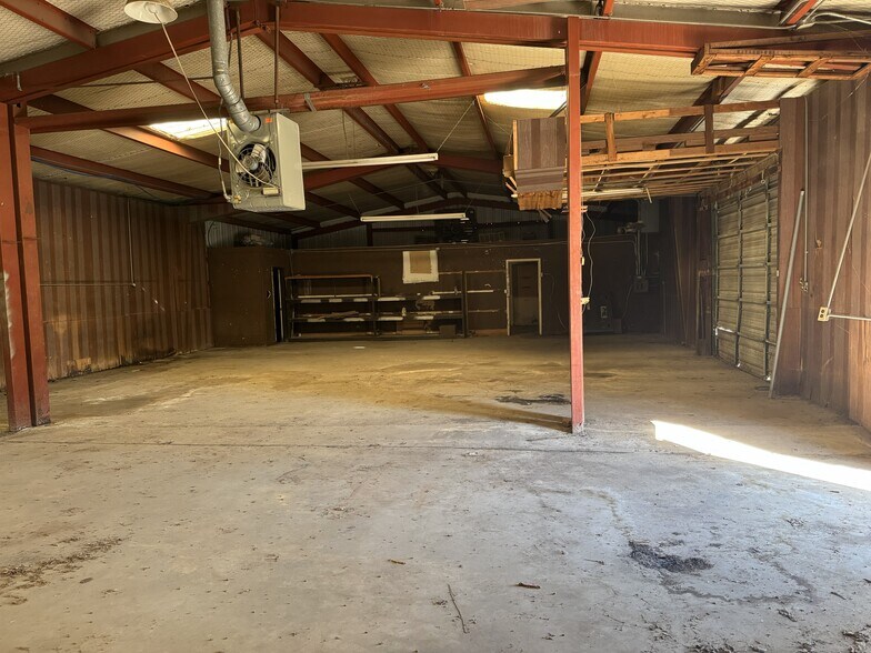 More Photos Of 10118 Rylie Rd, Dallas General Retail For Sale
