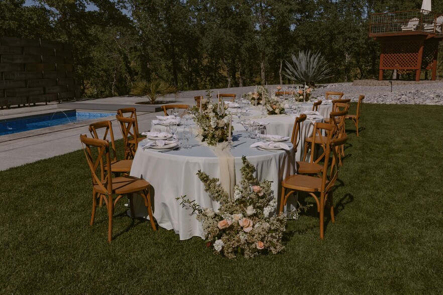 More Photos Of 16710 Oak Hollow Dr, Cottonwood Lodge Meeting Hall For Sale