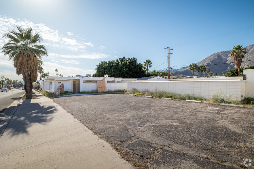 More Photos Of 2249 N Palm Canyon Dr, Palm Springs Hotel For Sale