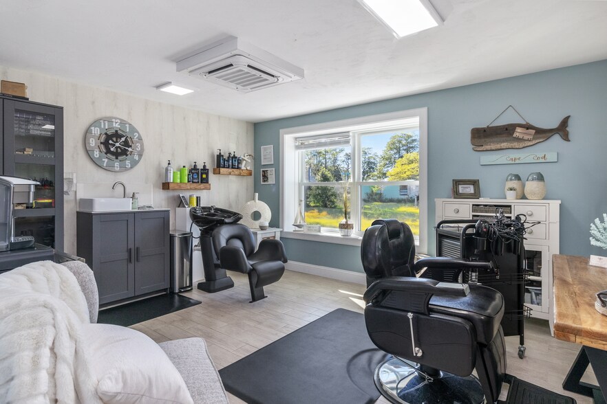 More Photos Of 712 Main St, Hyannis Storefront Retail Office For Sale