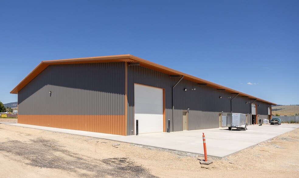 More Photos Of 9405 Futurity Dr, Missoula Warehouse For Lease