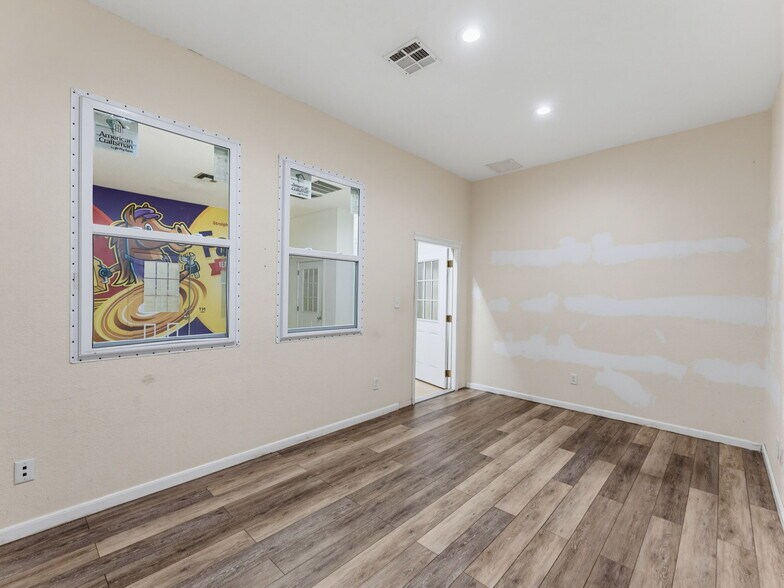 More Photos Of 3347 SW 7th St, Ocala Distribution For Sale
