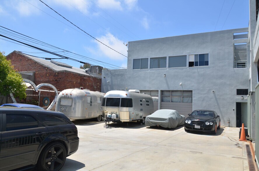 More Photos Of 905 Electric Ave, Venice Unknown For Lease