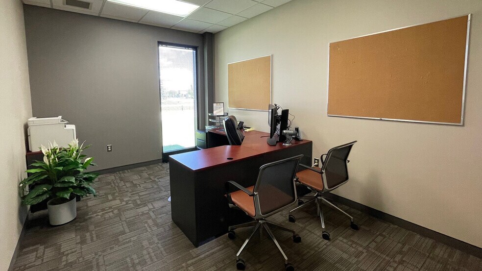 More Photos Of 25 Rothwell Rd, Winnipeg Loft Creative Space For Lease