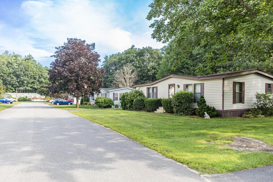 More Photos Of 11 Tamarack Lane -1, Rochester Manufactured Housing Mobile Home Park For Sale