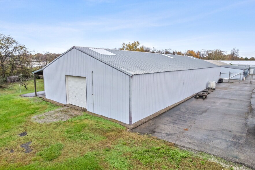 More Photos Of 1411 W 7th St, Hopkinsville Self Storage For Sale