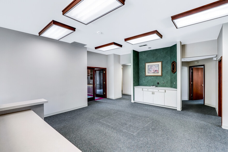 More Photos Of 9629 N Colfax Rd, Spokane Office For Sale
