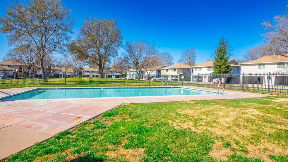 More Photos Of 1093 Del Rio Circle, Concord Apartments For Sale