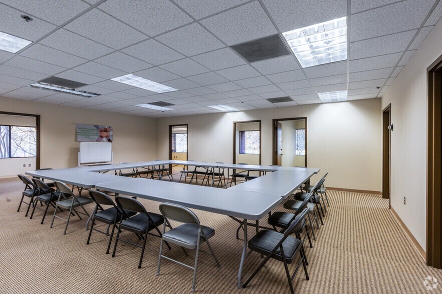 More Photos Of 2809 Emerywood Pky, Richmond Office For Lease