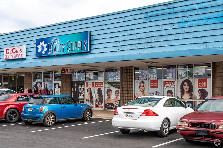 More Photos Of 900 Thornton Rd, Lithia Springs Unknown For Lease