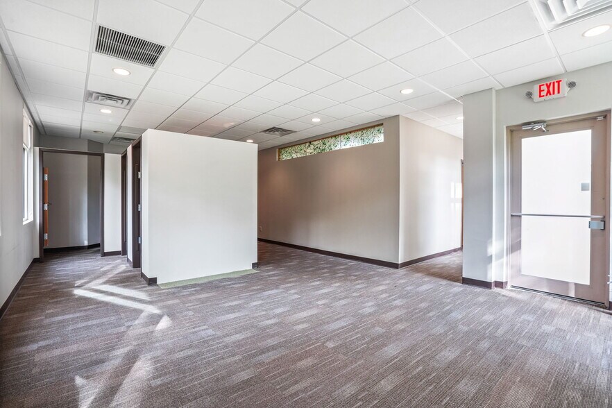 More Photos Of 5156 Blazer Pky, Dublin Medical For Lease