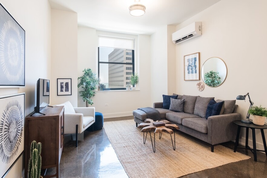 More Photos Of 30 E Adams St, Chicago Apartments For Lease