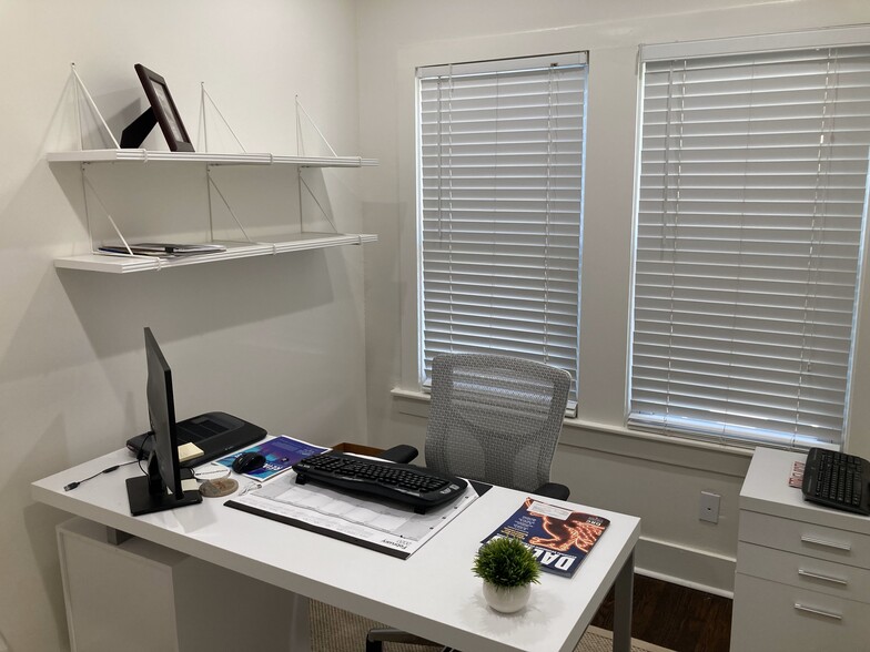 More Photos Of 4344 Congress Ave, Dallas Office For Sale