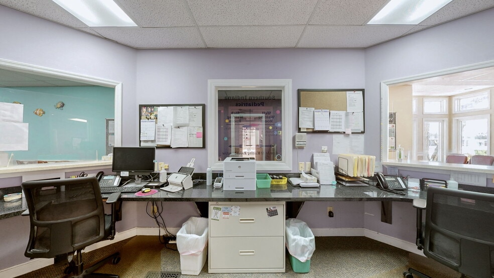 More Photos Of 1701 Spring St, Jeffersonville Medical For Sale