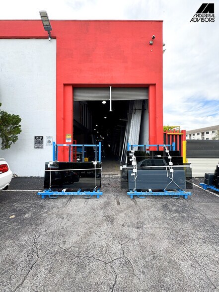 More Photos Of 290 W 78th Rd, Hialeah Warehouse For Sale