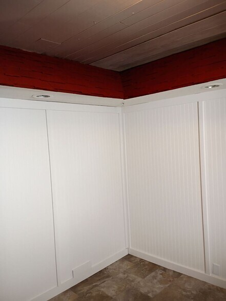 More Photos Of 315 Augusta Ave, Dekalb Apartments For Sale