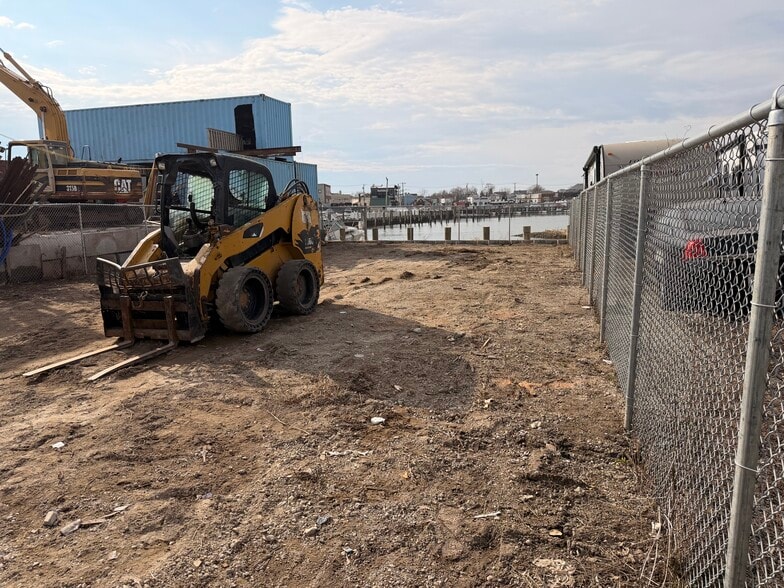 More Photos Of 12 New St, Oceanside Land For Lease