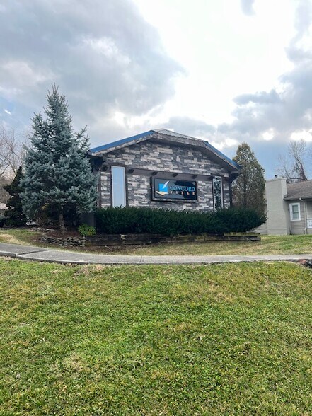 More Photos Of 902 W Lamar Alexander Pky, Maryville Freestanding For Lease