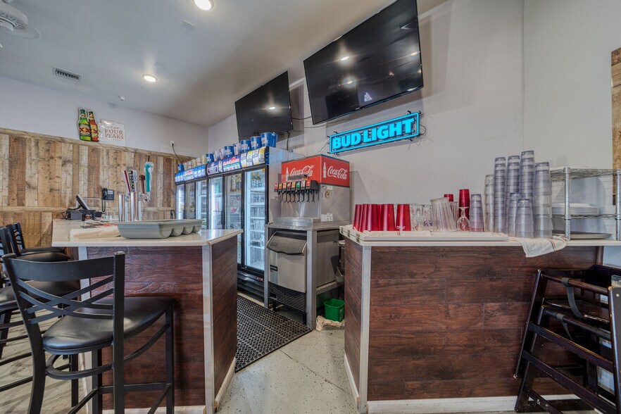 More Photos Of 832 Gemstone Ave, Bullhead City Restaurant For Sale