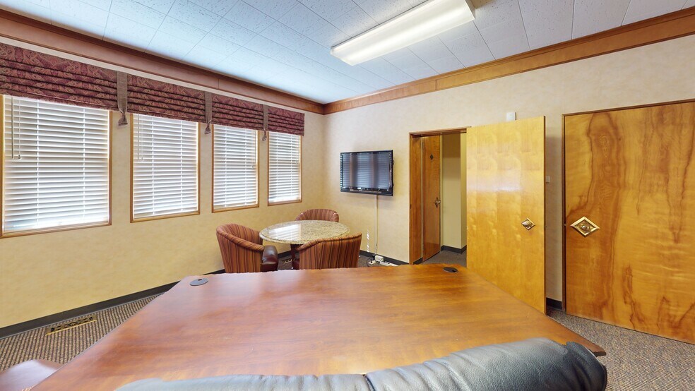 More Photos Of 228 W Ash St, Piqua Office For Lease