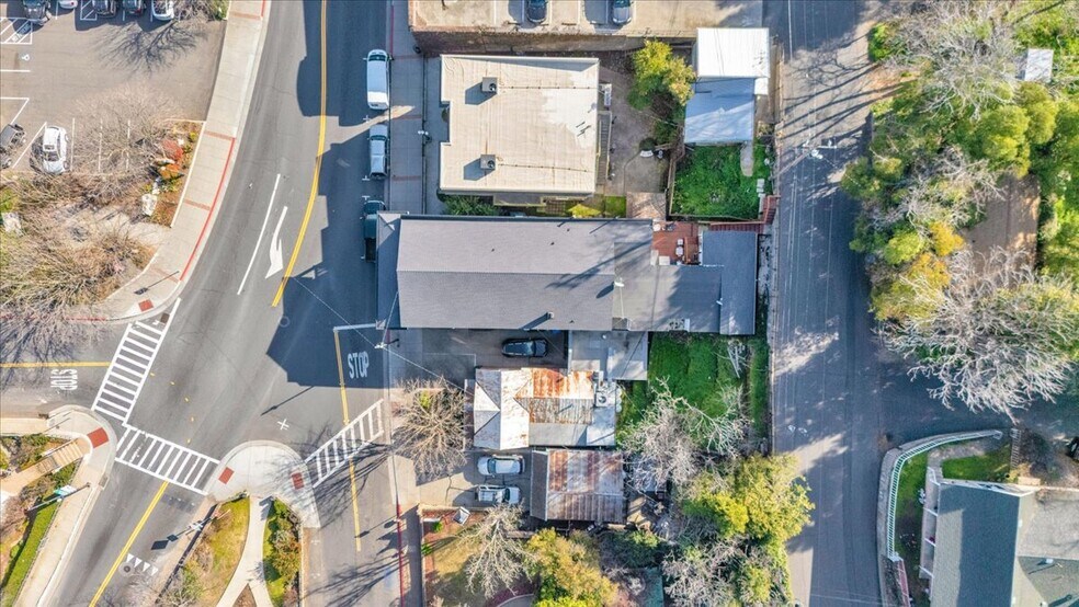 More Photos Of 134 N Washington St, Sonora Specialty For Sale