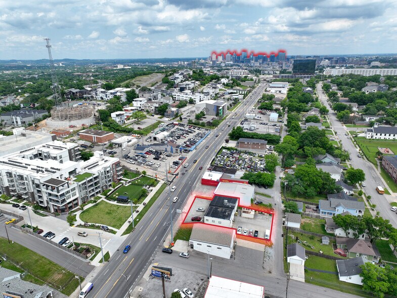 More Photos Of 3729 Charlotte Ave, Nashville Office For Lease