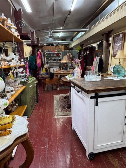 More Photos Of 104 E Railroad Ave, Glendale Freestanding For Sale