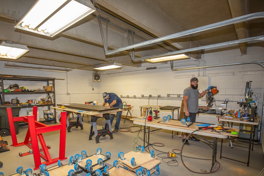 More Photos Of 9615 US Highway 85 N, Littleton Warehouse For Lease